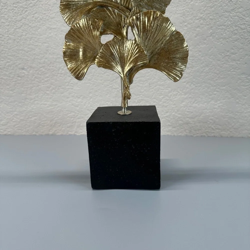 Deco 79 Polystone Foral Handmade Decorative Sculpture Home Decor Minimalist